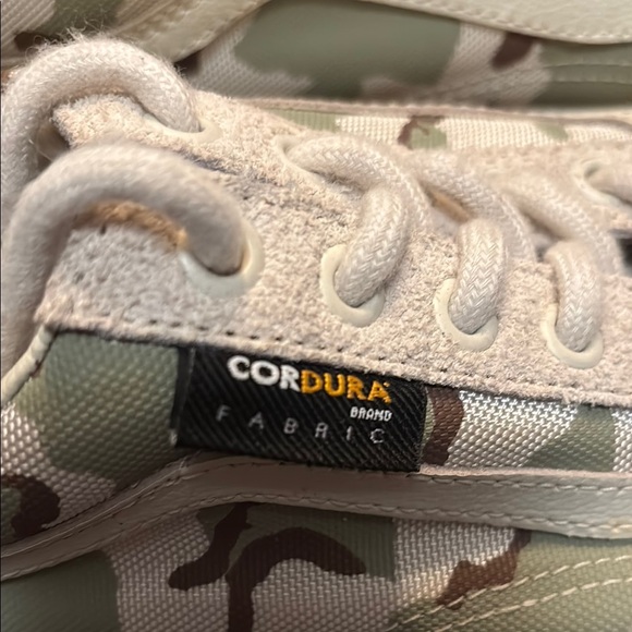 Vans Camouflage Sneakers 7.5 - Picture 2 of 8